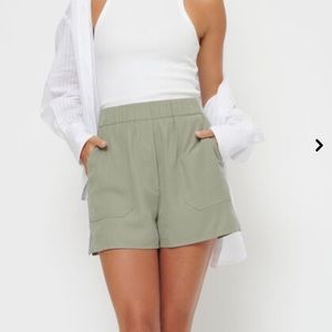 BNWT Dynamite Charlie Utility Short M